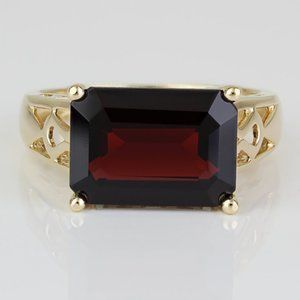 14k Yellow Gold Emerald-cut Rhodolite Garnet Anniversary / Cocktail Ring